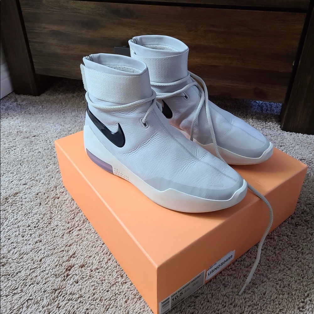 Nike fear of god Shoot Around size 10.5